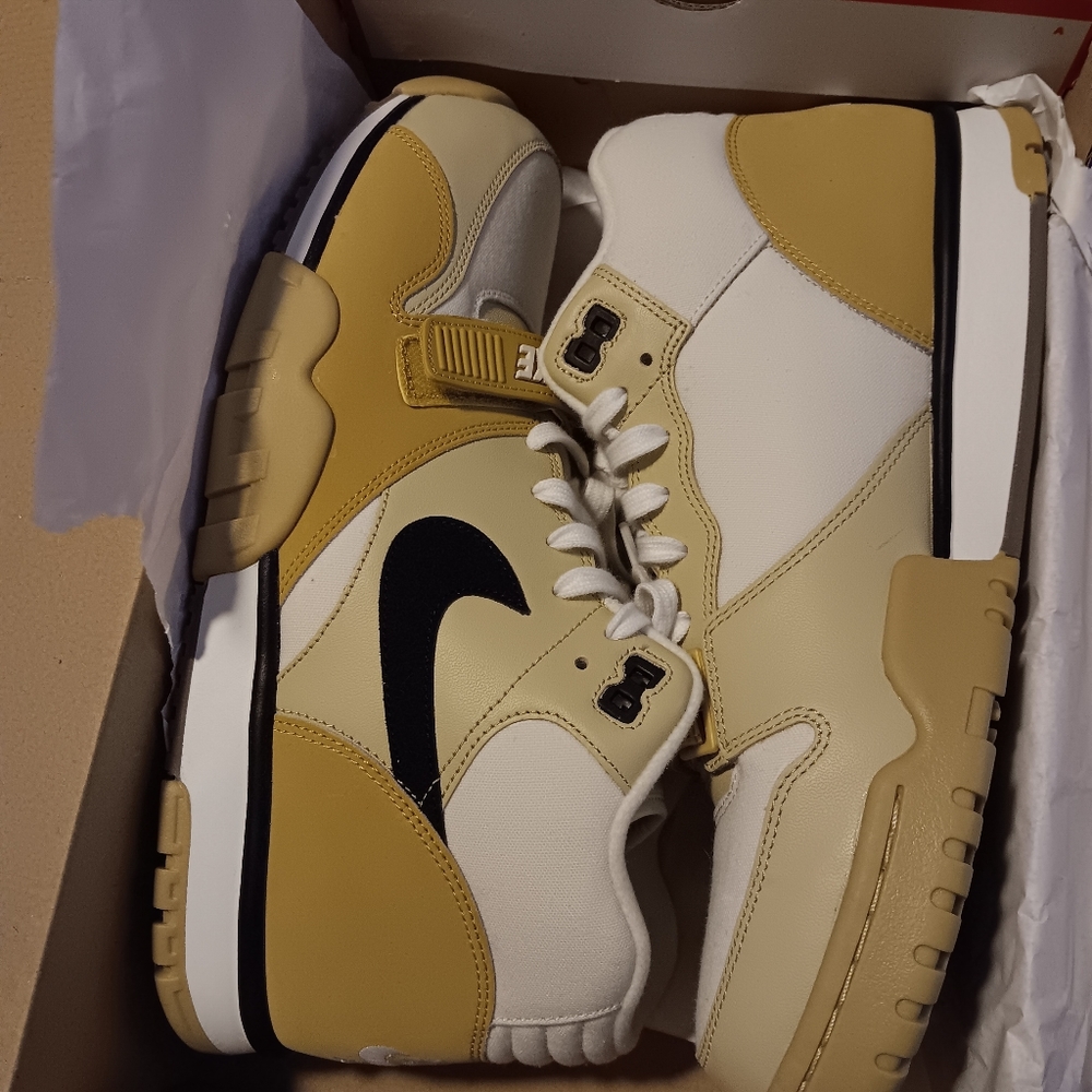 Air trainer 1 coconut size 13 men